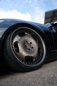 Mercedes-Benz W221 S 500: Low Luxury!