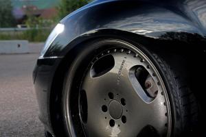 Mercedes-Benz W221 S 500: Low Luxury!