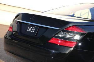 Mercedes-Benz W221 S 500: Low Luxury!