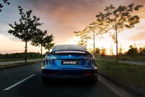 Startech Tuning Tesla Model 3 Mittelklasse E-Auto Aerodynamik-Bodykit Karosserieteile Felgen Tieferlegung Innenraum Veredlung Carbon