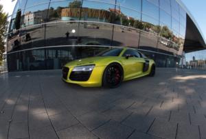 Stier Tuning Audi R8 42 V10 5.2 FSI Mittelmotor Sportwagen Felgen Fahrwerk Folierung Anbauteile Model Crissy