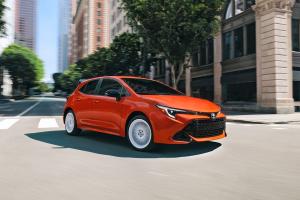 Toyota Corolla FX Edition 2026 Neuheit Sondermodell limitiert USA Retro Kompaktklasse Schrägheck