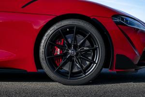 Toyota GR Supra Lightweight EVO Sportcoupé Felgen Fahrwerk Bremsen Karosserie Innenraum