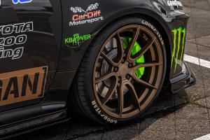 Toyota GR Yaris Ken Block Tribute Hoonigan Bodykit Folierung Motor-Upgrade Gewindefahrwerk Felgen Innenraum-Individualisierung