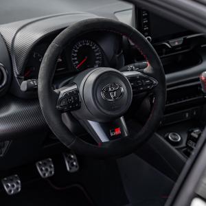 Toyota GR Yaris Ken Block Tribute Hoonigan Bodykit Folierung Motor-Upgrade Gewindefahrwerk Felgen Innenraum-Individualisierung