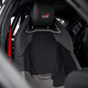 Toyota GR Yaris Ken Block Tribute Hoonigan Bodykit Folierung Motor-Upgrade Gewindefahrwerk Felgen Innenraum-Individualisierung