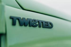 Twisted TBug Restomod VW Baja Käfer Leistungssteigerung Fahrwerk Felgen Reifen Innenraum-Upgrade