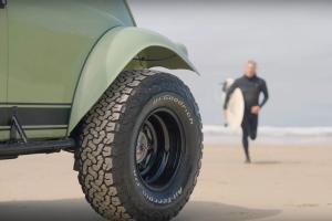 Twisted TBug Restomod VW Baja Käfer Leistungssteigerung Fahrwerk Felgen Reifen Innenraum-Upgrade