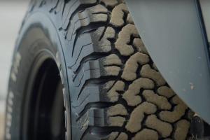 Twisted TBug Restomod VW Baja Käfer Leistungssteigerung Fahrwerk Felgen Reifen Innenraum-Upgrade