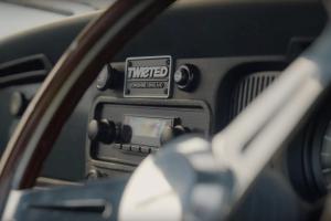 Twisted TBug Restomod VW Baja Käfer Leistungssteigerung Fahrwerk Felgen Reifen Innenraum-Upgrade