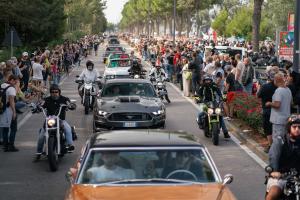 U.S. Car on the Beach 2023 Treffen Event Italien Lignano Sabbiadoro Italian Bike Week
