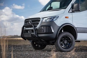 VANSPORTS.DE Mercedes-Benz 907 Sprinter 4x4 Pössl Roadstar XT Tuning Individualisierung Felgen Bodykit
