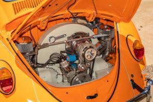 VW 1300 Käfer Oldtimer Klassiker USA Restaurierung Lackierung Tieferlegung Fahrwerk Motor-Upgrade Felgen Bremsanlagen Innenraum-Veredelung