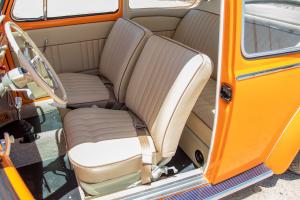 VW 1300 Käfer Oldtimer Klassiker USA Restaurierung Lackierung Tieferlegung Fahrwerk Motor-Upgrade Felgen Bremsanlagen Innenraum-Veredelung