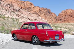 VW 1500 Typ 3 Stufenheck Restaurierung Sechszylinder-Boxermotor Fahrwerk Bremsanlage Innenraum Neuausstattung USA