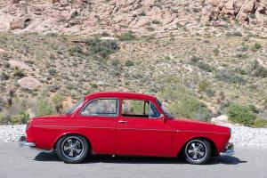 VW 1500 Typ 3 Stufenheck Restaurierung Sechszylinder-Boxermotor Fahrwerk Bremsanlage Innenraum Neuausstattung USA