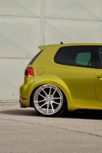 VW Golf 6 GTI Kompaktsportler Hot-Hatch Tuning Tieferlegung Felgen Widebody Leistungssteigerung