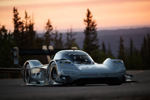 VW I.D. R Rennwagen Pikes Peak Race to the Clouds 2018 USA