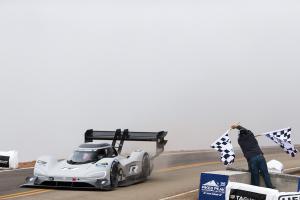 VW I.D. R Pikes-Peak Race to the Clouds Rekord