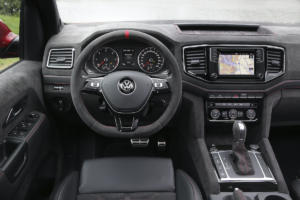 VW Red Amarok Einzelstück Studie Tuning Leistungssteigerung Airride Tieferlegung Felgen OZ Innenraum-Veredlung