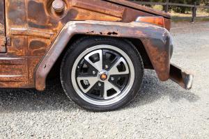 VW Typ 181 Kübel Brandopfer Neuaufbau Tieferlegung Felgen Innenraum-Individualisierung USA