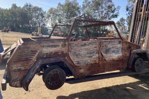 VW Typ 181 Kübel Brandopfer Neuaufbau Tieferlegung Felgen Innenraum-Individualisierung USA