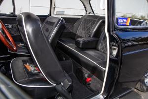 VW-Typ-3-Stufenheck-USA-Tuning-Tieferlegung-Typ-1-Motor-Fuchs-Felgen-Innenraum-Veredelung-Oldtimer-Klassiker-Lufti