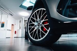 Väth Automobiltechnik Mercedes-AMG GLA 45 S Tuning Felgen Leistungssteigerung Tieferlegung Bremsen-Upgrade Kompakt-SUV Topmodell