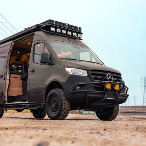 Vanspeed California Coast Custom Camper USA Mercedes-Benz Sprinter Innenausbau Felgen Höherlegung Karosserieteile