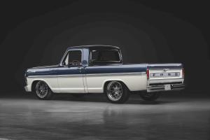 Ford F-100 Street Series von Velocity Modern Classics
