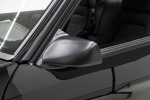 Velocity Ford Mustang LX Foxbody Tuning Restomod Coyote V8 Zehnstufen-Automatik Chassis Fahrwerk Felgen Bremsanlage Innenraum USA SEMA Show