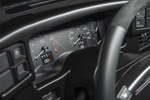 Velocity Ford Mustang LX Foxbody Tuning Restomod Coyote V8 Zehnstufen-Automatik Chassis Fahrwerk Felgen Bremsanlage Innenraum USA SEMA Show