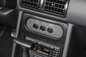 Velocity Ford Mustang LX Foxbody Tuning Restomod Coyote V8 Zehnstufen-Automatik Chassis Fahrwerk Felgen Bremsanlage Innenraum USA SEMA Show