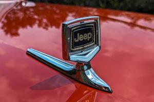 Vigilante Jeep Grand Wagoneer SUV Geländewagen Luxusklasse Restomod Tuning Fahrwerk Hellcat-HEMI-V8 Leichtmetallfelgen Bremsen Innenraum-Veredelung