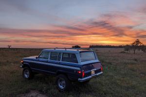 Vigilante Restomod 1977 Jeep Cherokee S Klassiker Oldtimer Geländewagen Offroader US-Car