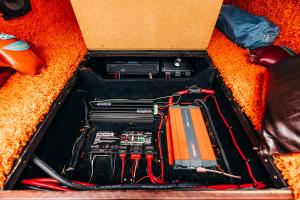 Dodge B100 Tradesman von Legacy Classic Trucks