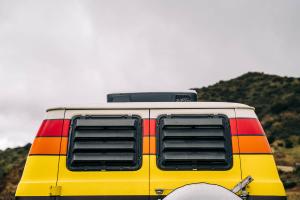 Dodge B100 Tradesman von Legacy Classic Trucks