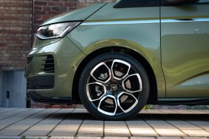 Volkswagen Abt Multivan Sondermodell Tuning Individualisierung Aero-Karosseriekit Felgen Tieferlegung Neuheit Kooperation Abt Sportsline