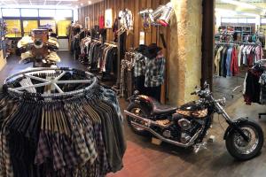 World of Western Stars & Stripes Porträt Klamotten Bekleidung Onlineshop Local Store Kirchentellinsfurt Schwaben