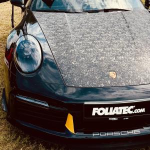 foliatec.com Porsche 911 Turbo S Coupé 992 Tuning Forged Carbon-Folierung Scheibentönung Karosserieteile