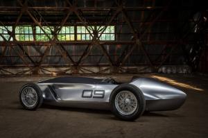 Infiniti Retro-Racer