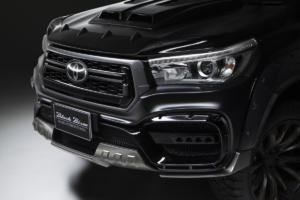 Toyota Hilux Black Bison Edition von Wald International