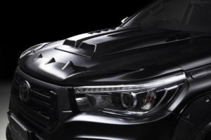 Toyota Hilux Black Bison Edition von Wald International