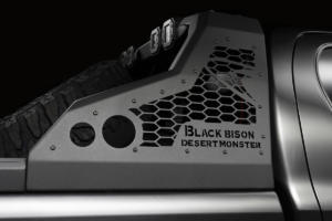 Toyota Hilux Black Bison Edition von Wald International